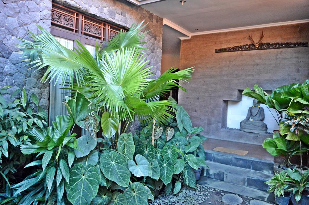 Yulia 2 Homestay Sanur ภายนอก รูปภาพ