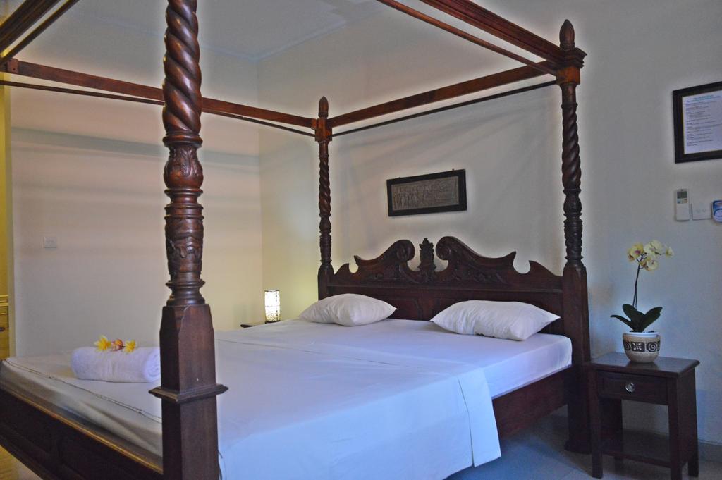 Yulia 2 Homestay Sanur ภายนอก รูปภาพ