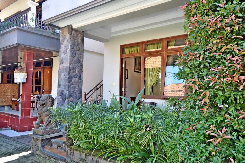 Yulia 2 Homestay Sanur ภายนอก รูปภาพ
