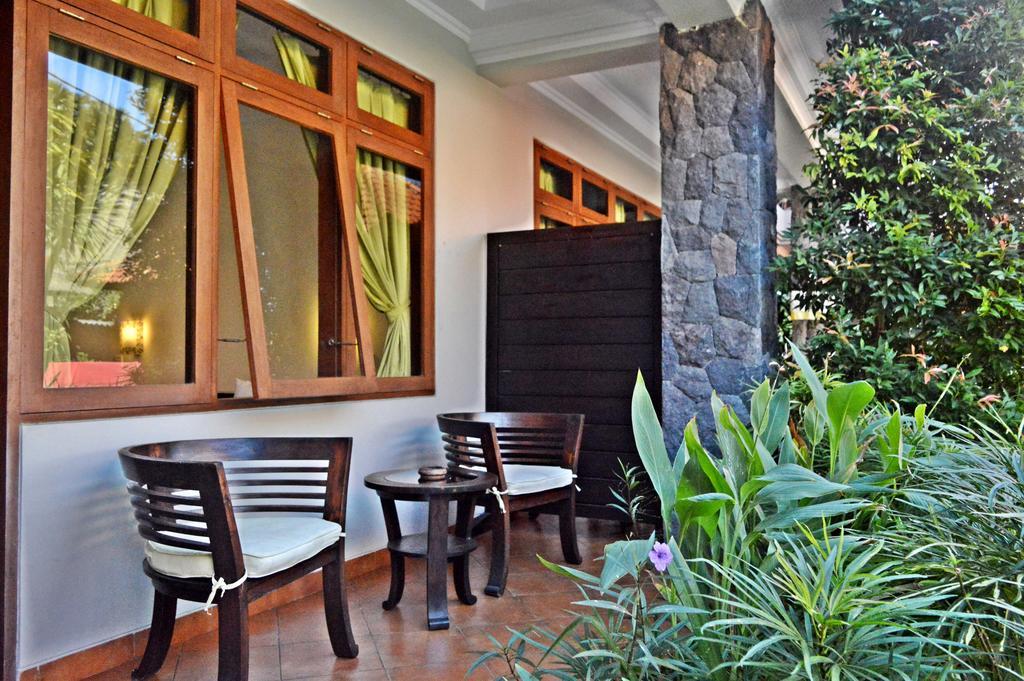 Yulia 2 Homestay Sanur ภายนอก รูปภาพ