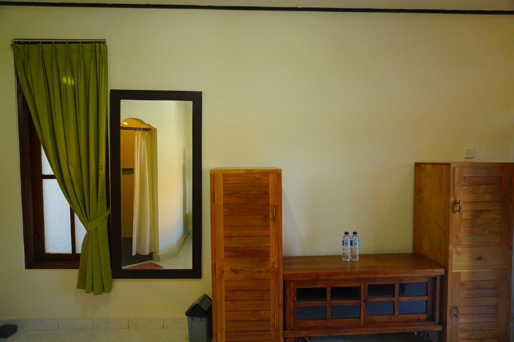 Yulia 2 Homestay Sanur ภายนอก รูปภาพ