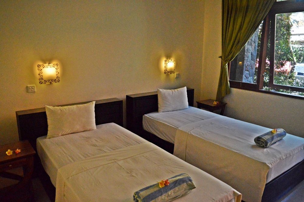 Yulia 2 Homestay Sanur ภายนอก รูปภาพ